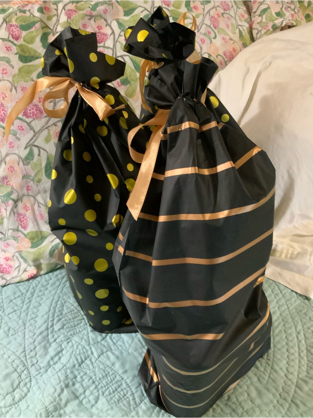 NWOT Black and Gold Beauty Bags💋💄💋💄 #2